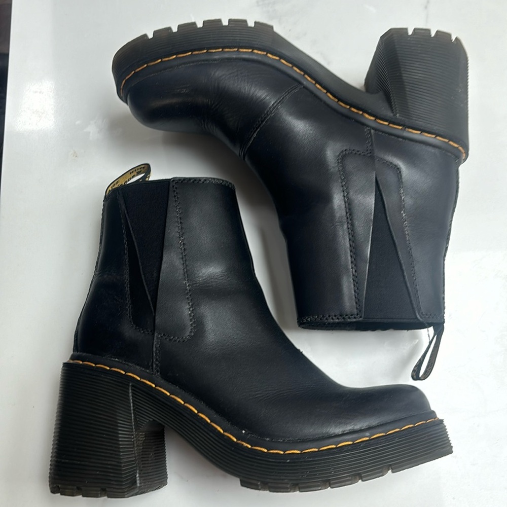 Dr. Martens Spence Boots